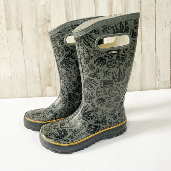 Boys bogs 2025 size 2